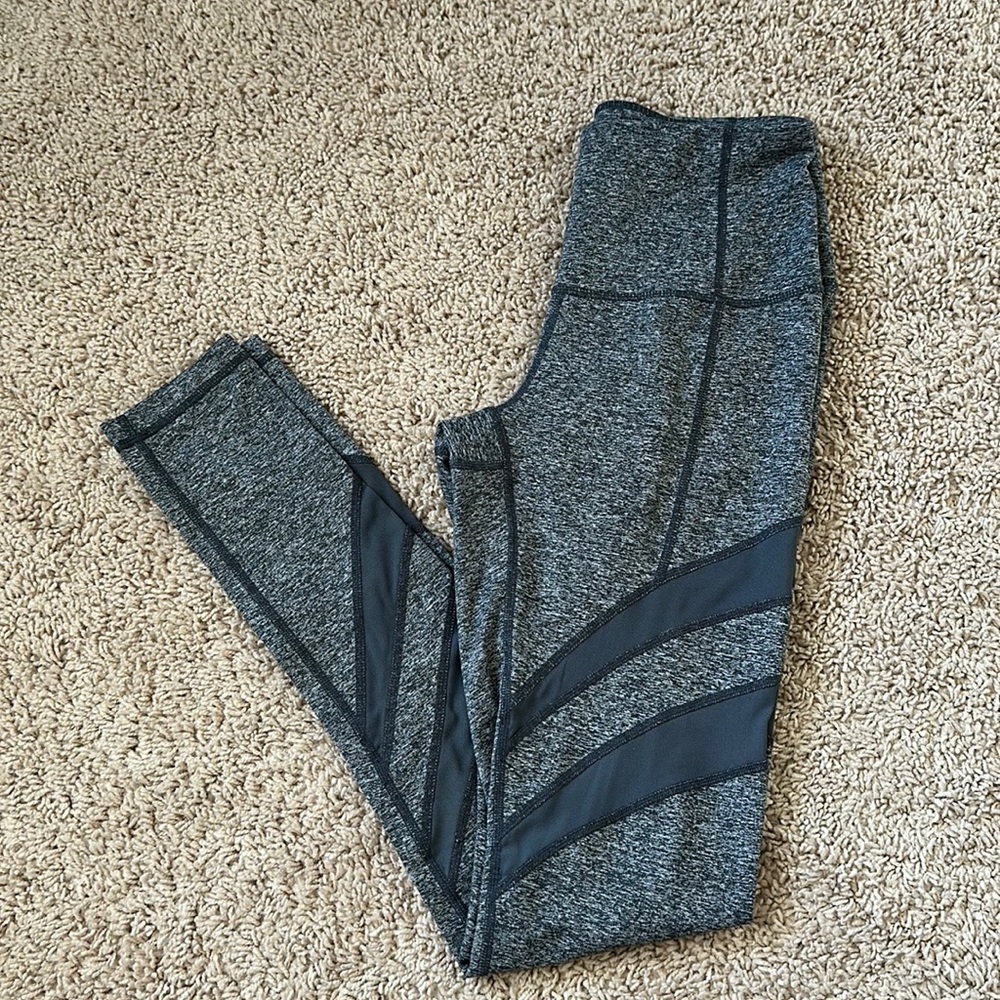 Leggings with mesh